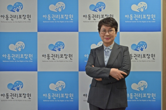 ‘룩킹포맘 투게더’프로젝트 협업에 나선 한국 아동권리보장원의 윤혜미 원장. 유전자 검사 확대 등 입양인의 가족 찾기를 적극 지원하겠다고 밝혔다. [아동권리보장원 제공]
