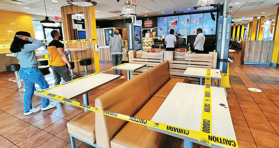 패스트푸드 식당 식사 공간 폐쇄