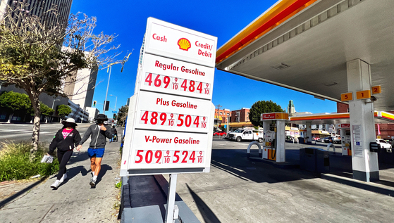 안정세를 보이던 LA카운티 개스값이 지난 2월 이후 가장 큰 상승폭을 기록했다. 2일 LA카운티 평균 개솔린 가격은 갤런당 4달러 70.2센트다. 김상진 기자
