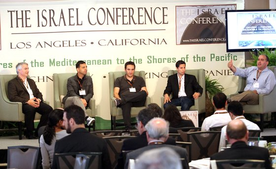 미국 로스앤젤레스 인근 벨에어 호텔에서 열린 이스라엘 콘퍼런스. 이스라엘의 국가 경쟁력 홍보와 자국 신생 벤처 기업의 미국 내 교두보 마련을 목표로 한다.