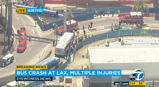 LAX 터미널에서 21일 오후 셔틀버스가 부숴지는 사고가 발생해 9명이 중경상을 입었다.