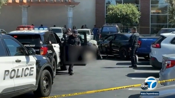 8일 오후 다우니의 한 쇼핑센터 주차장에서 몬터레이 파크 경찰국 소속 한 비번 경관이 총격 살해당하는 사건이 발생했다.