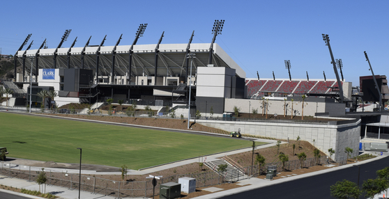 샌디에이고 주립대학 풋볼팀인 ‘아즈텍’의 홈구장이 될 ‘스냅드래곤 스타디움’이 지난 19일 오픈했다. [중앙 포토]