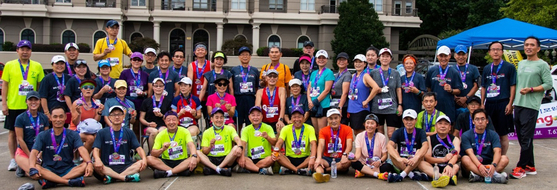 마라톤대회에 참가한 해피러너스클럽 회원들 단체 사진