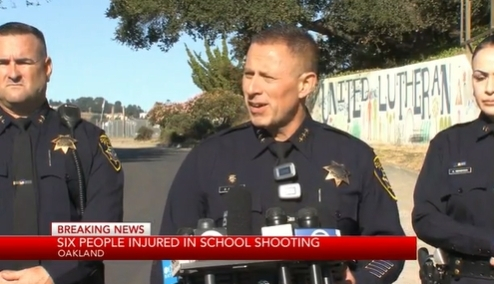 오클랜드의 한 학교에서 총기 난사사건이 발생해 모두 6명이 부상을 당했다.