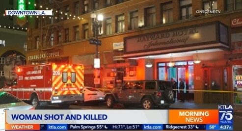 14일 밤 LA 다운타운 아파트 안에서 한 여성이 총격으로 사망하는 사건이 발생해 경찰이 수사에 나섰다. 