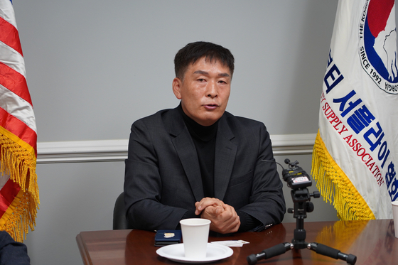 이강하 회장이 피해자 유가족 지원 방안에 대해 이야기를 하고 있다. 
