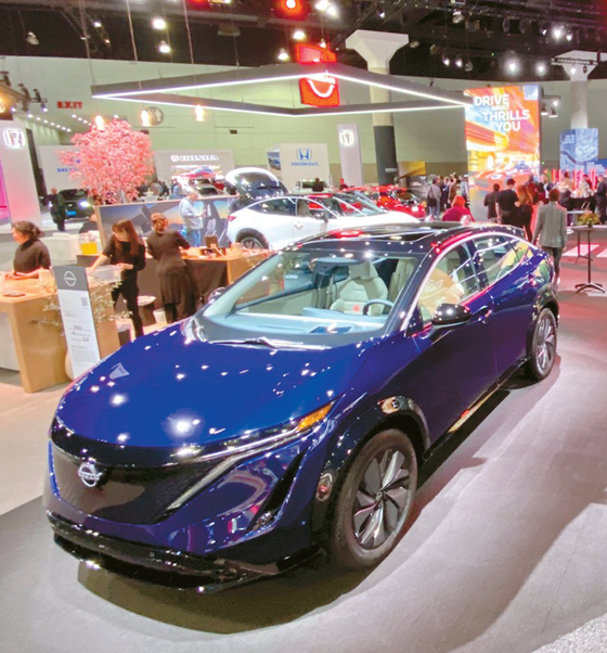 닛산도 순수 전기 SUV 모델인 아리아를 앞세워 전기차 경쟁에 나섰다. 박낙희 기
