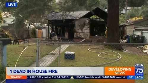 이글록 주택가에서 2일 오전 화재가 발생해 남성 1명이 숨졌다.