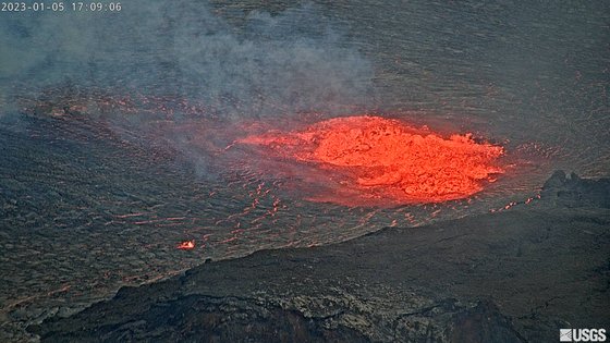 5일(현지시간) 하와이의 킬라우에아 화산에서 용암이 분출하고 있다. 로이터=연합뉴스