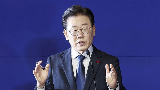 이재명 더불어민주당 대표가 지난 12일 오전 서울 국회 사랑재에서 2023 신년 기자회견을 하고 있다. 김성룡 기자