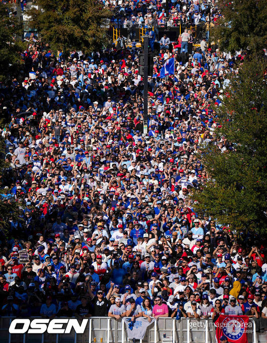 [사진] 텍사스 우승 퍼레이드에 약 70만명 팬들이 몰렸다. ⓒGettyimages(무단전재 및 재배포 금지)