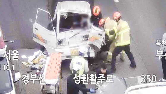 지난 3월 경부고속도로 서울 방향 북천안IC 인근에서 4중 추돌 사고로 1명이 숨지고 2명이 다쳤다. 뉴스1