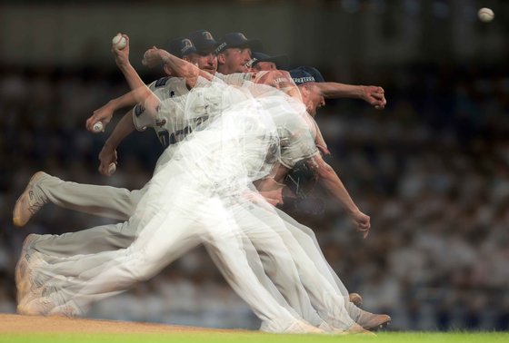 MLB 복귀를 눈앞에 둔 에릭 페디의 투구 장면. 연합뉴스 