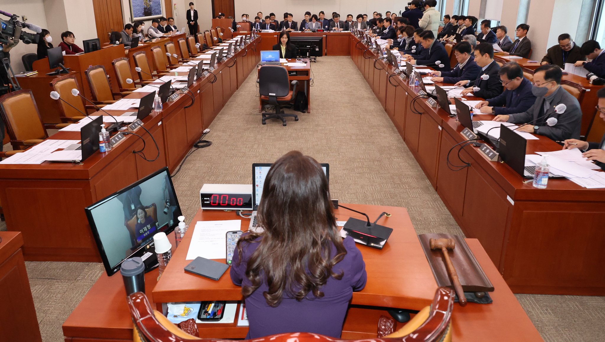 지난달 20일 국회 산업통상자원중소벤처기업위원회 전체회의가 여당 의원들이 불참한 채 열리고 있다. 연합뉴스