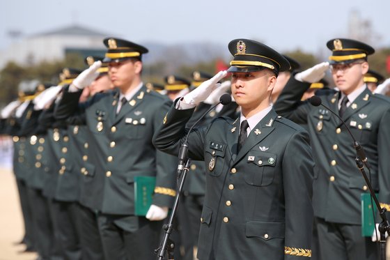지난 3월 3일 서울 노원구 육군사관학교에서 '2023 육사 79기 졸업 및 임관식'이 거행되고 있다. 육군