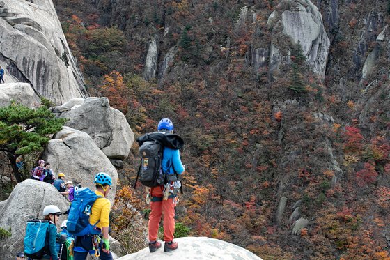 지난 10월 서울 북한산 국립공원에서 등산객들이 등산을 하고 있다. 사진은 기사 내용과 무관함. 뉴스1
