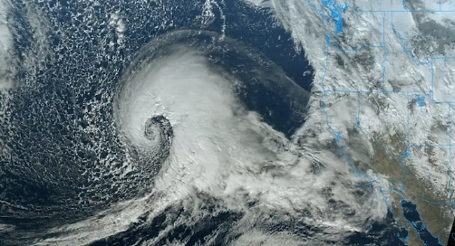 개빈 뉴섬 캘리포니아 주지사는 4일 가주 전역을 영향권에 둔 폭풍으로 인한 피해를 최소화하고 신속히 대응하기 위해 비상사태를 선포했다.