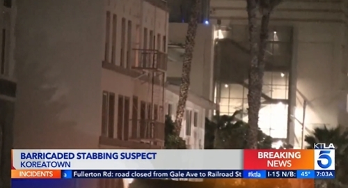 LA 코리아타운 아파트에서 19일 이른 새벽 룸메이트가 상대에게 칼부림해 부상을 입히고 도주하는 사건이 발생해 경찰이 수사에 나섰다. 