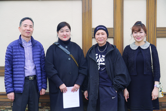 (왼쪽부터) 홍기도 사무총장, 김현정 미술분과위원장, 이태미 이사장, 권기선 성악분과위원장