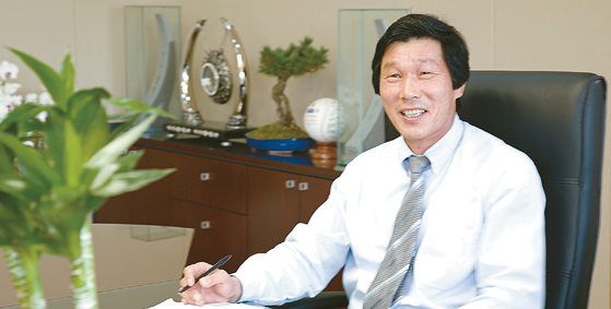 글로벌 치과용 의료 기기 전문 기업 디오 임플란트의 김진철 회장이 LPGA  디오 임플란트 LA 오픈 개최 의미와 향후 계획에 관해 설명하고 있다. [디오 임플란트 제공]
