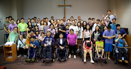 지난 2021년 장애인의 날 기념예배에서 참석자들이 단체사진을 찍었다. [출처 애틀랜타 밀알 홈페이지]