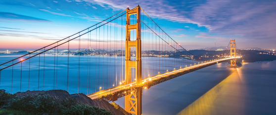 LA에서 그리 멀지 않지만 이국적인 정취와 북가주 바이브를 제대로 느낄 수 있는 샌프란시스코의 금문교를 배경으로 한 아름다운 야경. [unsplash.com 캡처]