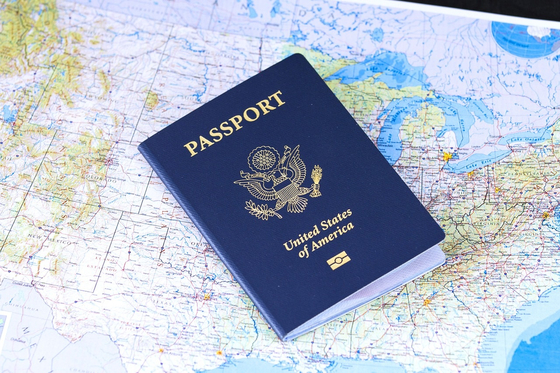 여권 신청건수가 폭증하고 있는 가운데 시민들의 불편을 덜어주기 위해 4일 일요일 오전 9시부터 오후2시까지 LA 배링텅 우체국에서 여권 신규 및 갱신 신청을 접수한다. [픽사베이]