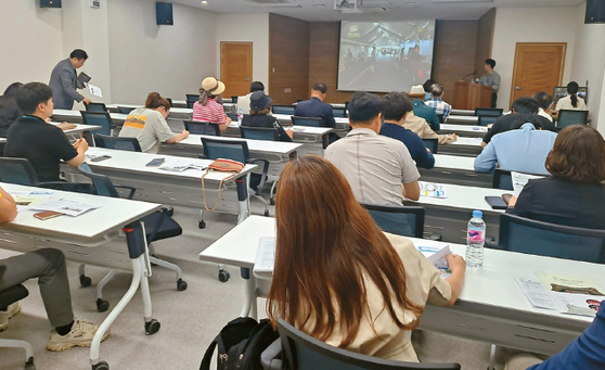 전남 해남군이 LA한인축제와 한남체인 상설 매장 운영을 통한 판로 개척에 나섰다. 최근에 해남군이 진행한 해외 시장 개척 설명회. [해남군 제공]