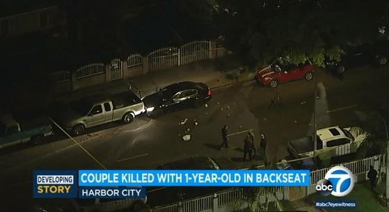 4일 저녁 주차된 차량에 있던 20대 추정 남녀 한쌍이 갑자기 나타난 괴한의 총격을 받고 숨지는 사건이 발생했다. 사건 당시 차 안 뒷좌석에는 한 살된 유아가 타고 있었다. [ABC7 뉴스]