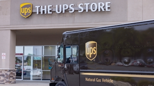 배달전문업체 UPS가 연말연시를 앞두고 남가주에서만 1만명 이상의 계절직 직원을 채용한다. [UPS 제공]