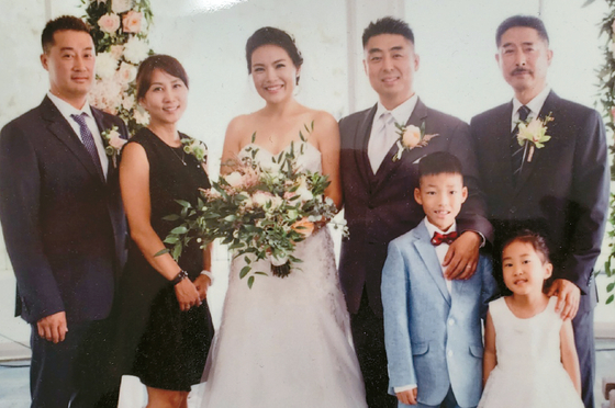 지난 2018년 둘째 아들인 형수씨 결혼식에서 온 가족이 찍은 사진. [정종오씨 제공]