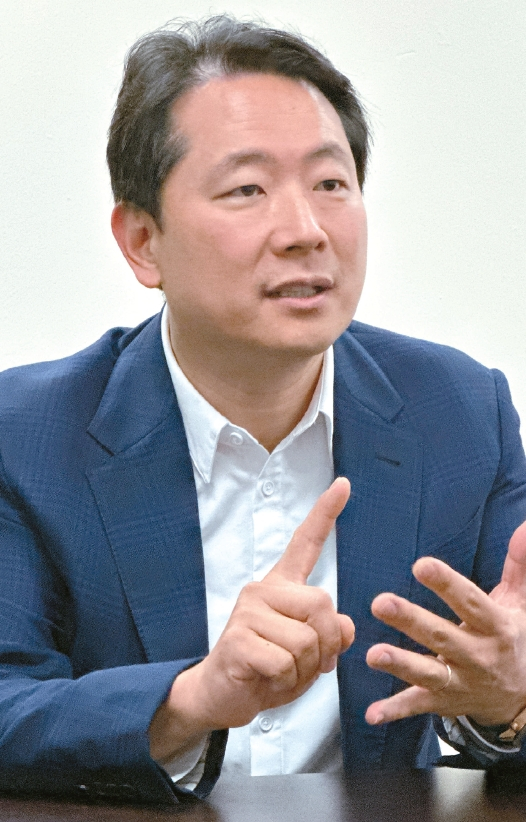 리처드 박 어센드 파트너스 대표가 서울메디칼그룹(SMG)을 최고로 만드는데 투자를 아끼지 않겠다고 강조하고 있다.  김상진 기자