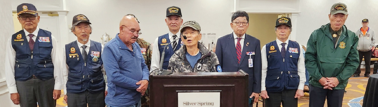 백돈현 대한민국월남전참전자회 미주총연 총회장(연단) 등 관계자들은 지난 19일 워싱턴DC에서 열린 미국베트남재향군인회(VVA) 모임에 참석, 한국군 지위향상 법안(S.2648)이 연방 상원에서 통과되도록 뜻을 모아준 것에 대해 감사를 전했다.  [대한민국월남전참전자회 미주총연]