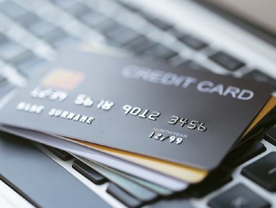 부채 통합을 위해 대출 또는 크레딧카드 잔액 이체 시 크레딧점수가 크게 하락할 수 있어 소비자들의 각별한 주의가 요구된다.