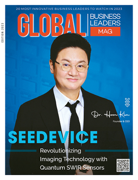 경제 매거진 글로벌 비즈니스리더는 양자역학 원리를 이용한 이미지 센서 개발사인 '씨디바이스'의 김훈(CEO)을 표지 모델로 실었다.