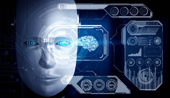 인공지능(AI)과 기계 학습 과정을 통해 빅데이터를 분석하는 콘셉트의 로봇 휴머노이드. 사진 셔터스톡