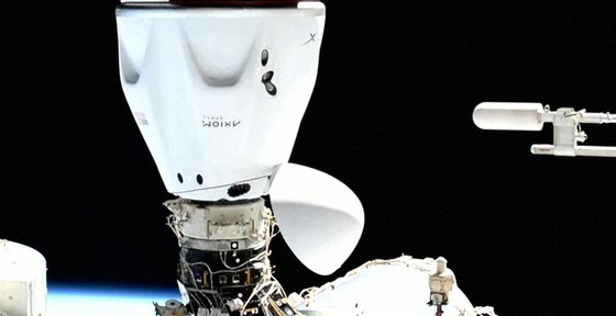  지난해 5월 사우디 우주비행사를 태운 액시엄 스페이스의 캡슐이 국제우주정거장(ISS)에 도착했다. [AFP=연합뉴스]