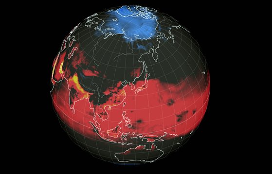 8월 낮 한반도 주변 기온과 불쾌지수가 붉게 표시된 모습. 사진 세계 기상 정보 비주얼맵 어스널스쿨 