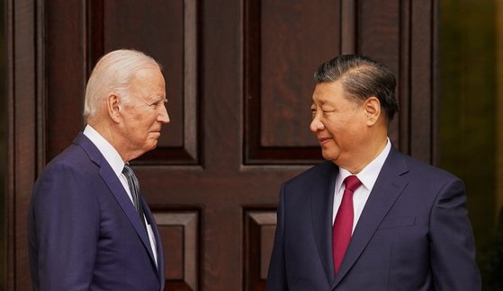 조 바이든 미국 대통령(왼쪽)과 시진핑 중국 국가주석. 로이터=연합뉴스