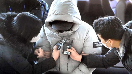 제주지역 유명 음식점 대표를 살해한 혐의를 받는 50대 남성 피의자. 연합뉴스