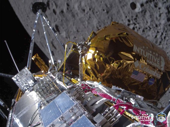 미국 우주기업 인튜이티브 머신스의 오디세우스(노바-C) 달 착륙선이 지난 21일 달 궤도에 진입한 모습. AP=연합뉴스