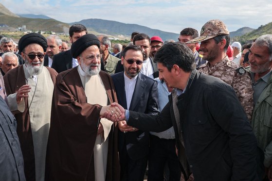 “이란 대통령, 헬기 이동 중 비상착륙…생사확인 안 돼”