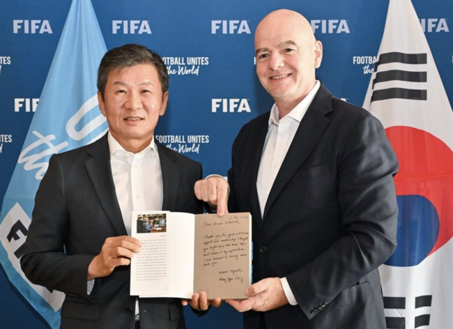 [사진] 정몽규 회장과 잔니 인판티노 FIFA 회장 / 잔니 인판티노 FIFA 회장 소셜 미디어 계정 