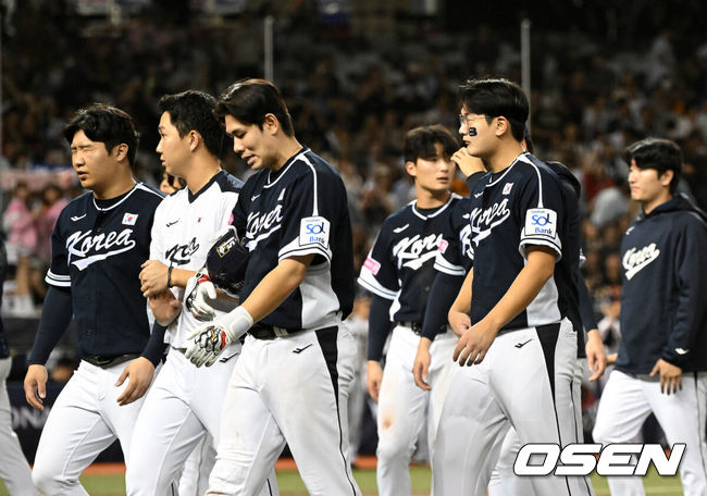 [OSEN=타이베이(대만), 이대선 기자]    The Korean national football team was once again unable to overcome the Japanese wall. the Taipei Dome in Taipei, Taiwan on the 15th. 2024.11.15 /sunday@osen.co.kr