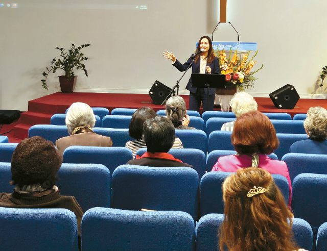 지난 10일 뮤리에타 갈보리 사랑의 교회에서 열린 유스타 파운데이션 주최 세미나에서 참석자들이 강연을 경청하고 있다. [유스타 파운데이션 제공]