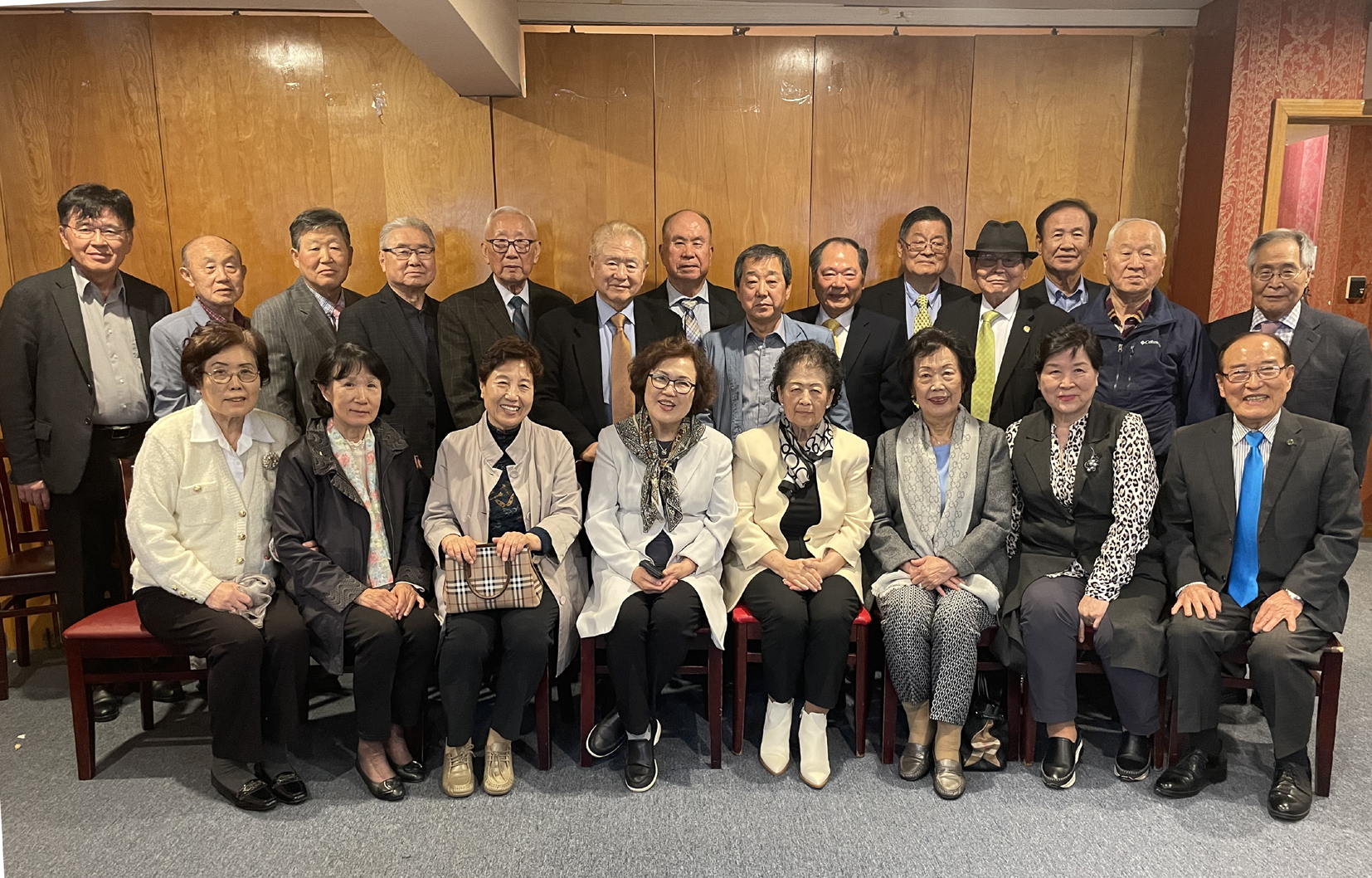 대한민국국가조찬기도회 뉴욕지회(회장 손성대 장로)는 4일 베이사이드 삼원각에서 5월 기도회 및 임원·이사 모임을 가졌다. 손성대 장로는 인사말을 통해 “최근 기도회 활동이 원활하지 못해 하나님 앞에 죄송한 마음이고, 앞으로 더욱 열심히 활동하고, 특별히 오늘 기도회를 가질 수 있게 인도해주신 하나님께 감사드린다“고 밝혔다.  [대한민국국가조찬기도회 뉴욕지회]