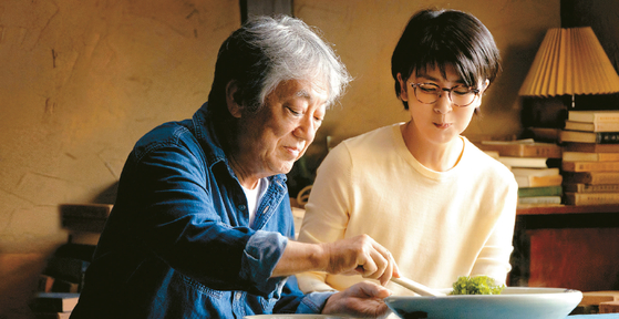“Twelve Moons, Eating Soil,” directed by Yuji Nakae in 2022, is based on traditional Japanese cuisine and explores various aspects of Japanese culture, including communication with nature and the meaning of life. [JFF 제공]