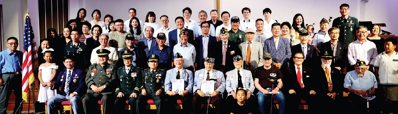 한국전쟁 정전 71주년 기념음악회가 지난 27일 플러싱의 후러싱제일교회에서 열렸다. 대한민국ROTC대뉴욕문무회가 주최한 이번 행사에는 김광석 뉴욕한인회장, 살바토르 스칼라토 뉴욕주한국전참전용사회(KWVA) 롱아일랜드지회장, 하세종 KWVA 수석부회장, 대한민국재향군인회 미북동부지회 등이 참석했다.  [대한민국ROTC대뉴욕문무회]