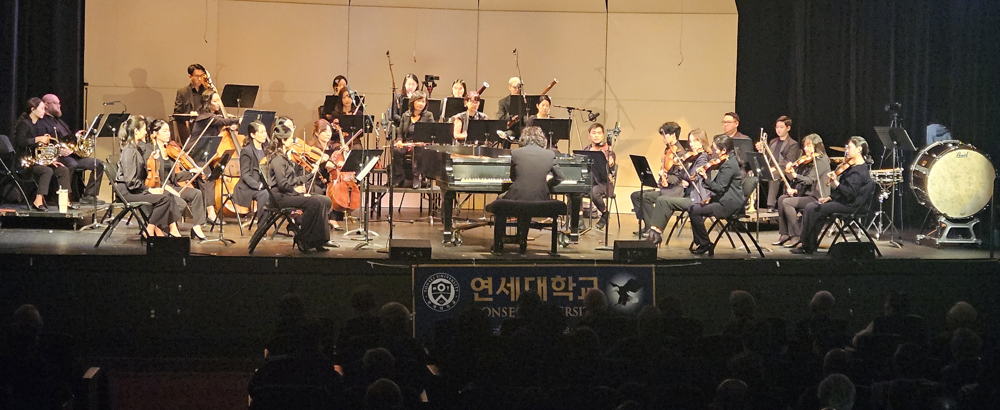 연세대학교 동문 연주자들이 가을 축제 음악회에서 공연하고 있다. [라구나우즈 한인회 제공] 